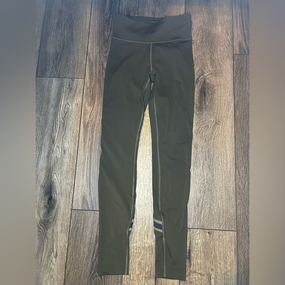 Lululemon High Rise Olive Leggings Size 4 | Sculpting Back Seam & Zip Pocket - Picture 2 of 15